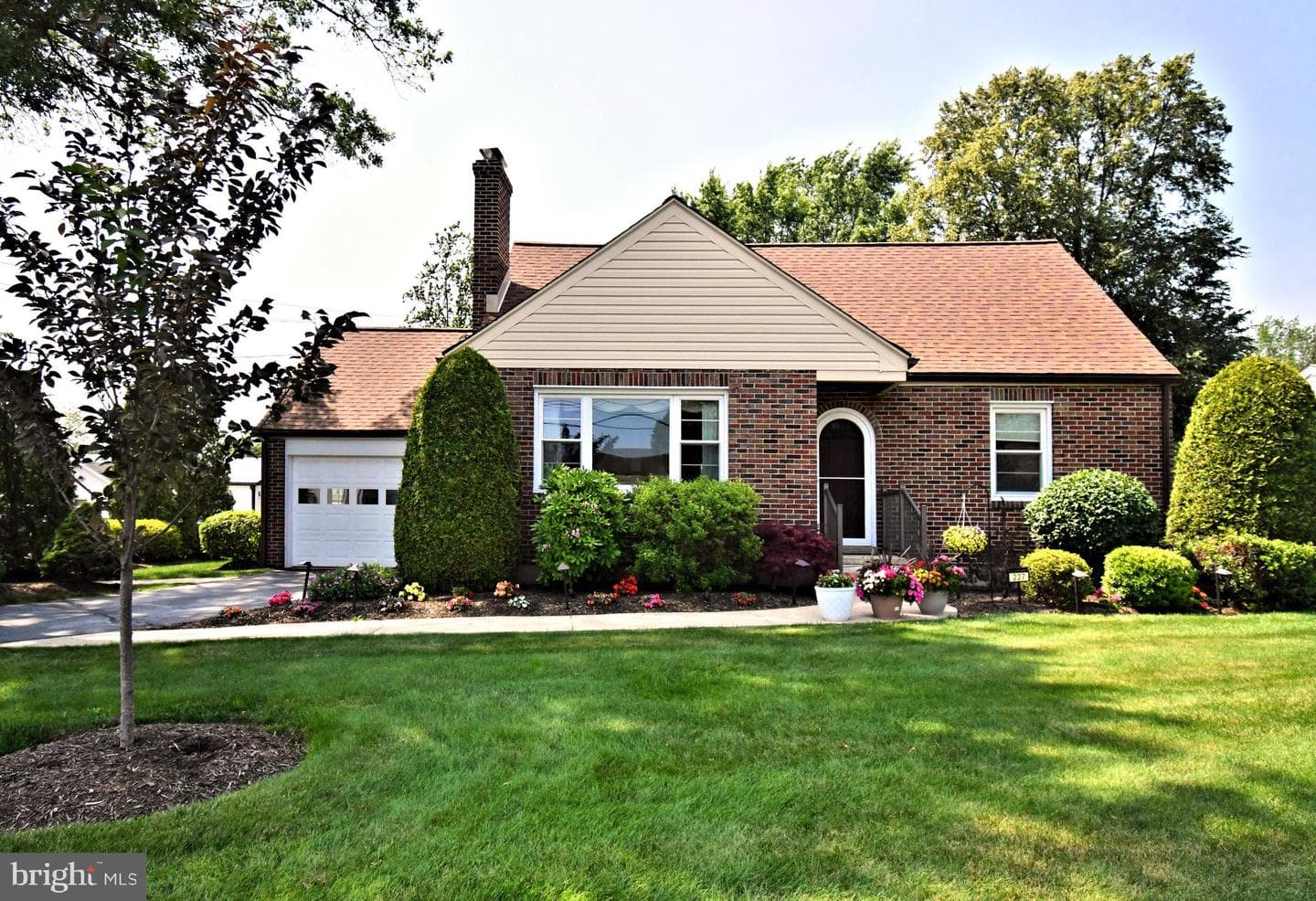 227 Ridge Avenue photo 10