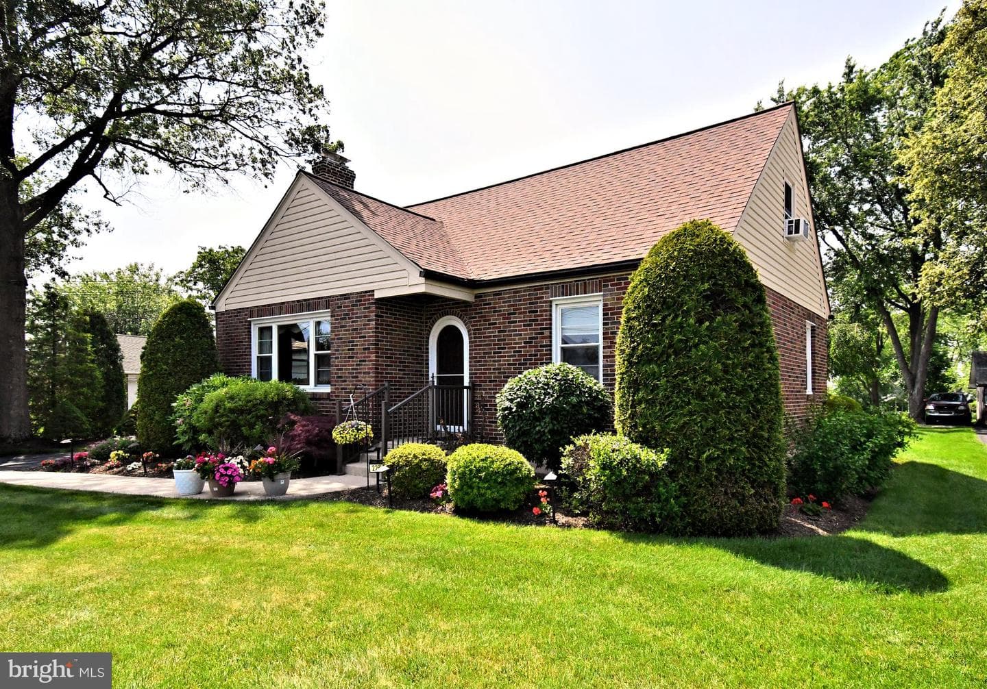 227 Ridge Avenue photo 11