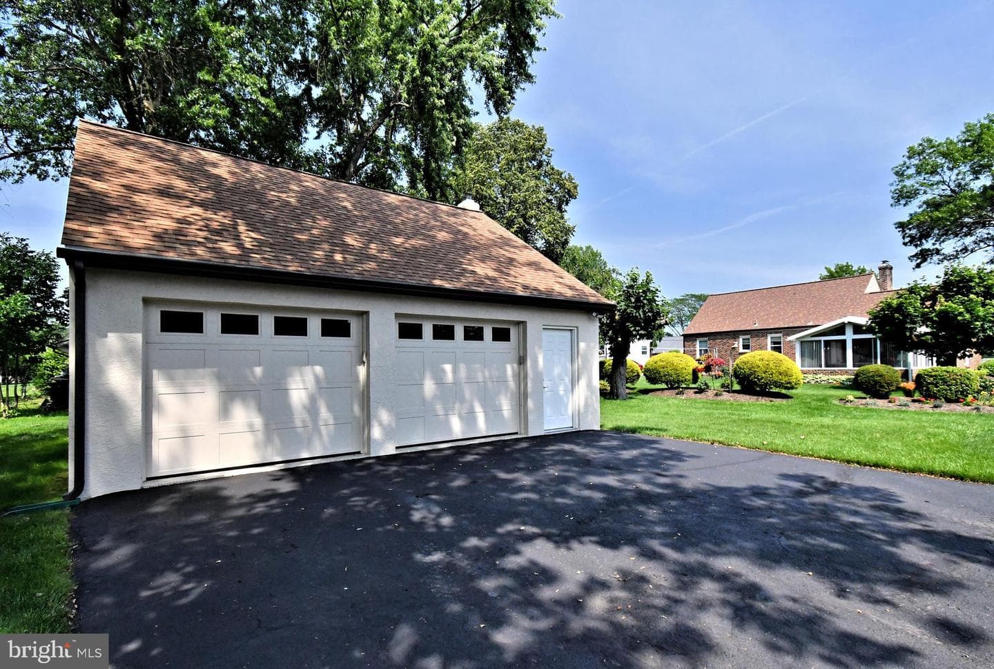 227 Ridge Avenue photo 2