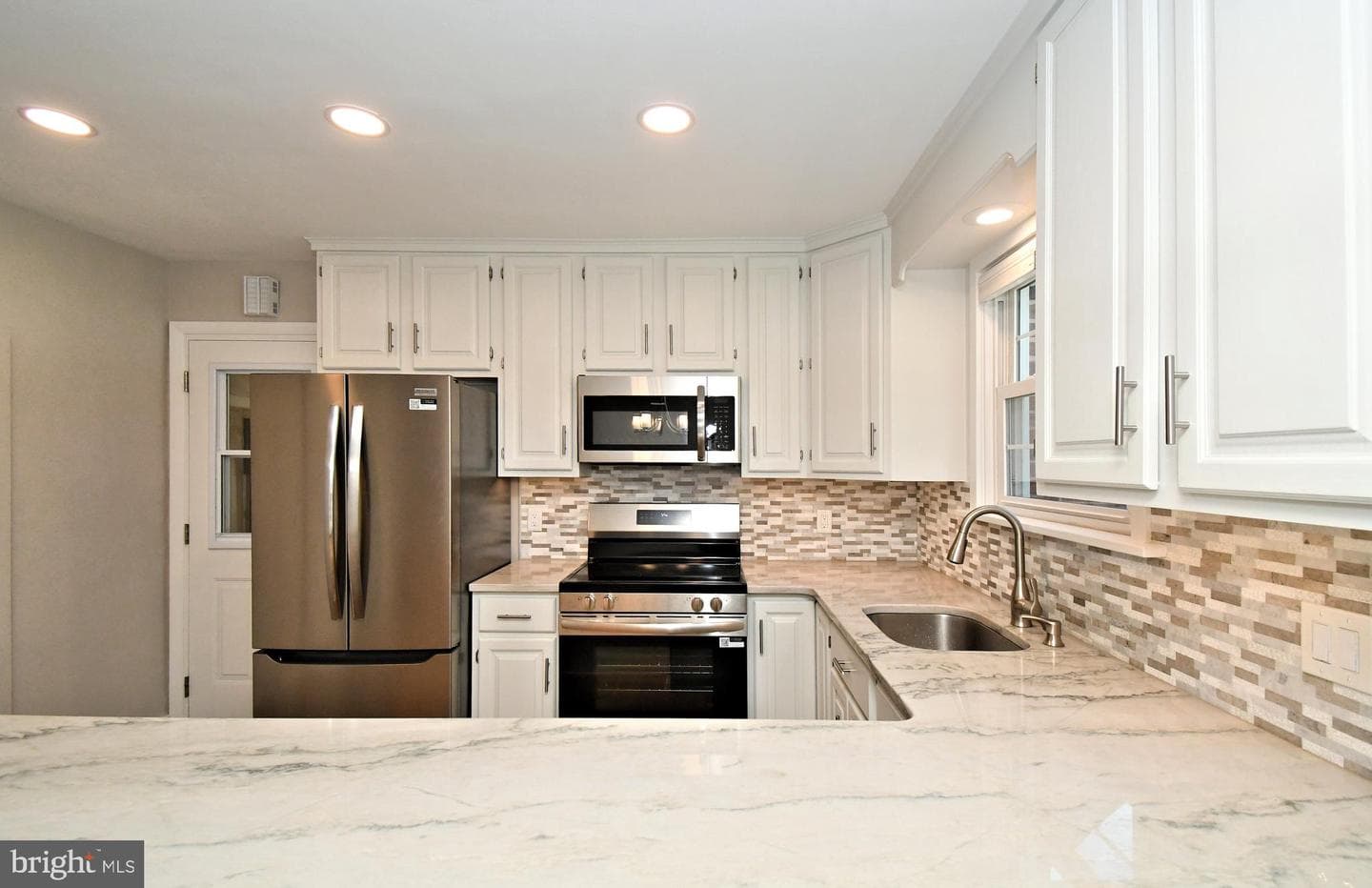 227 Ridge Avenue photo 25