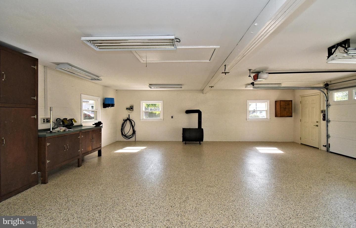 227 Ridge Avenue photo 3