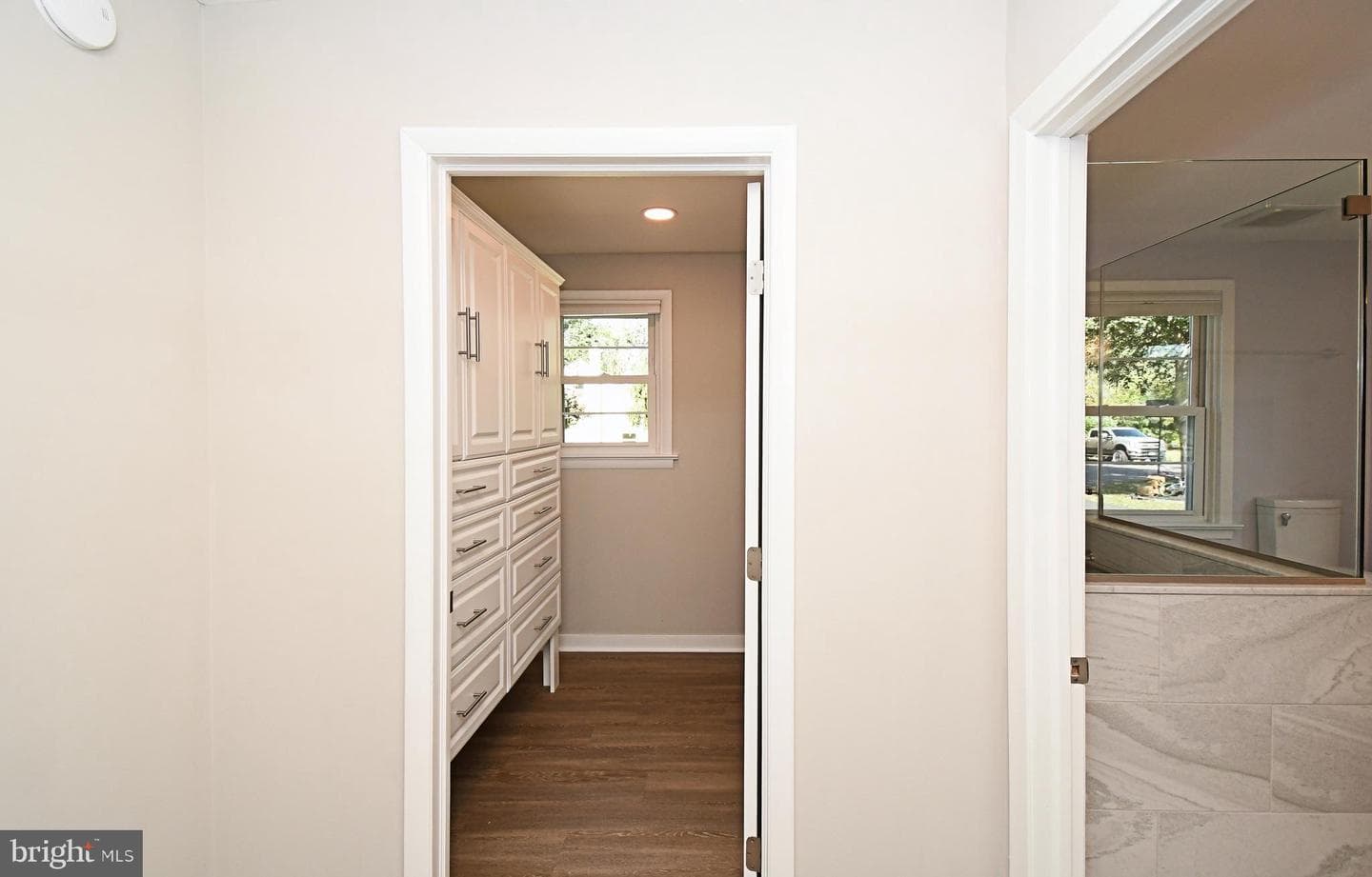 227 Ridge Avenue photo 37