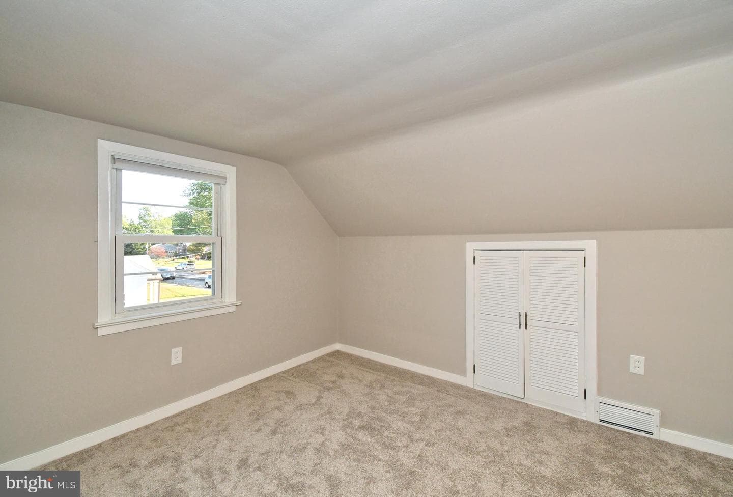 227 Ridge Avenue photo 45