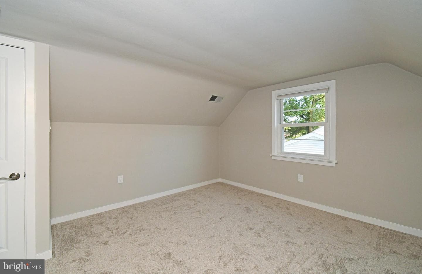 227 Ridge Avenue photo 47