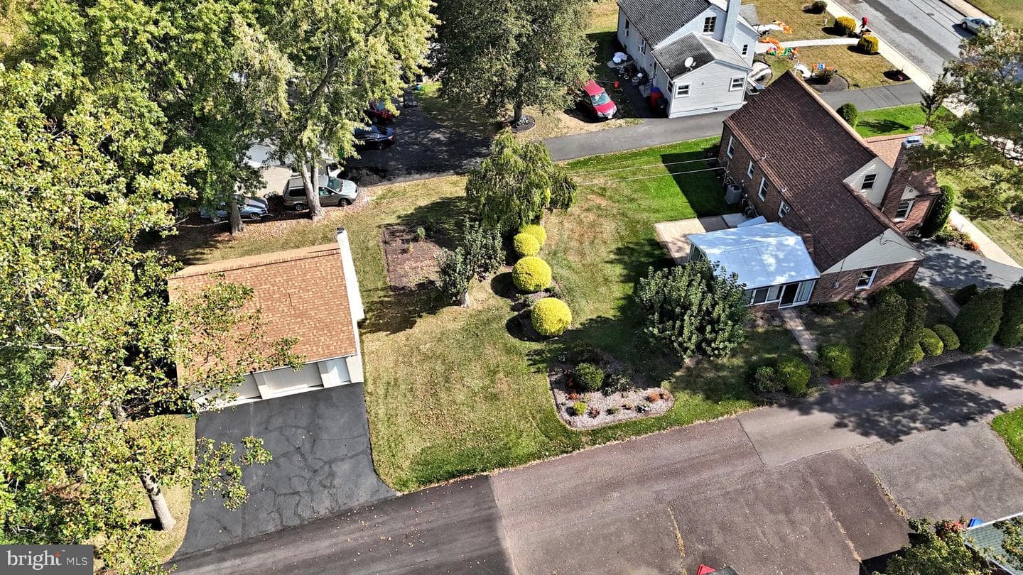 227 Ridge Avenue photo 79