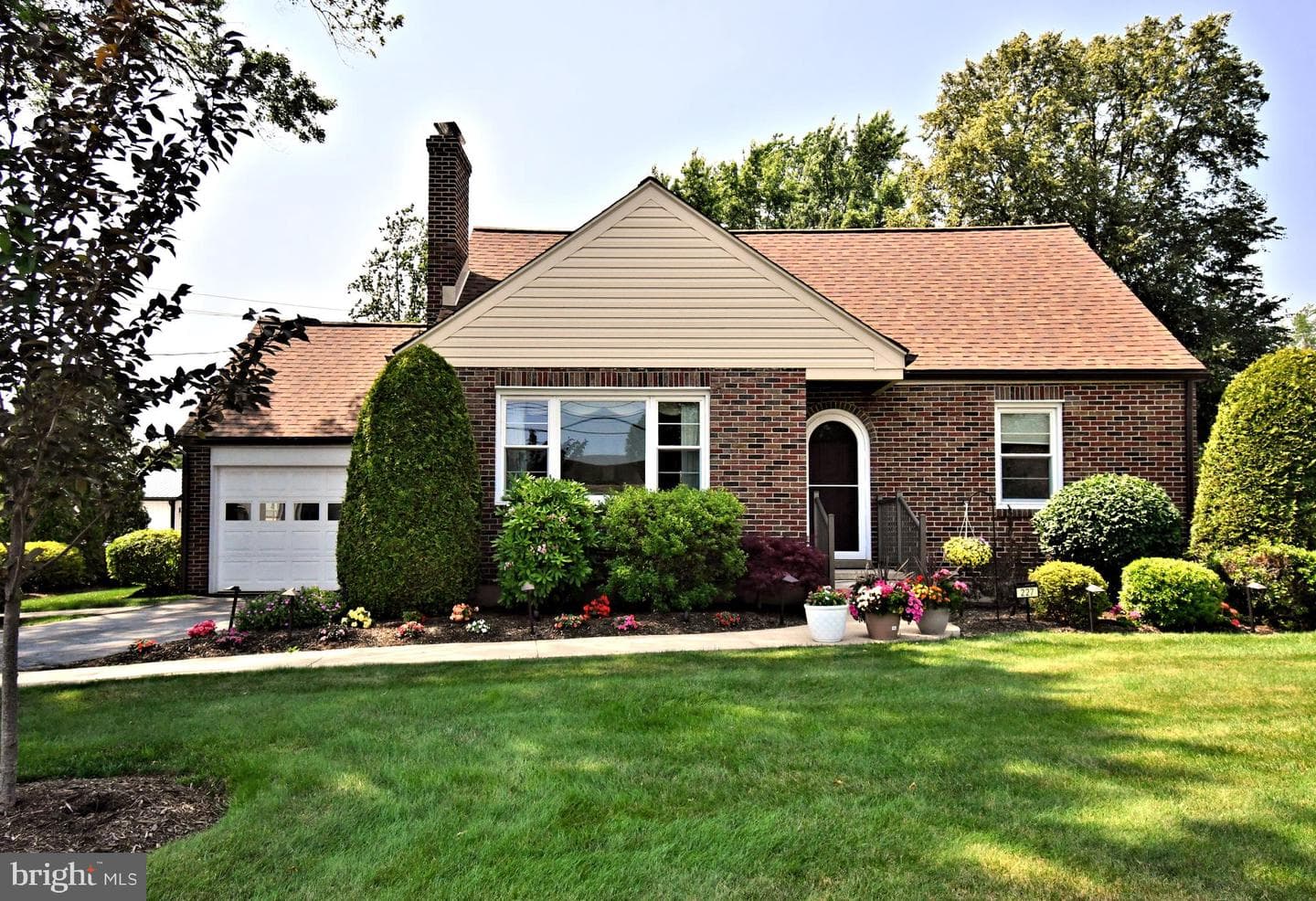 227 Ridge Avenue photo 82