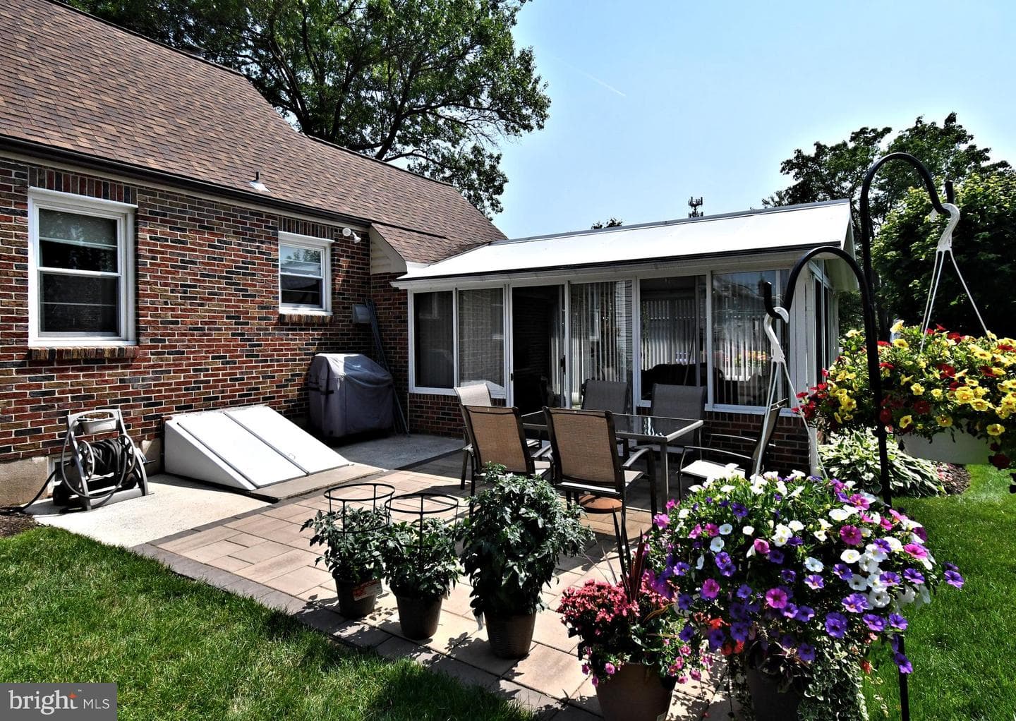 227 Ridge Avenue photo 93