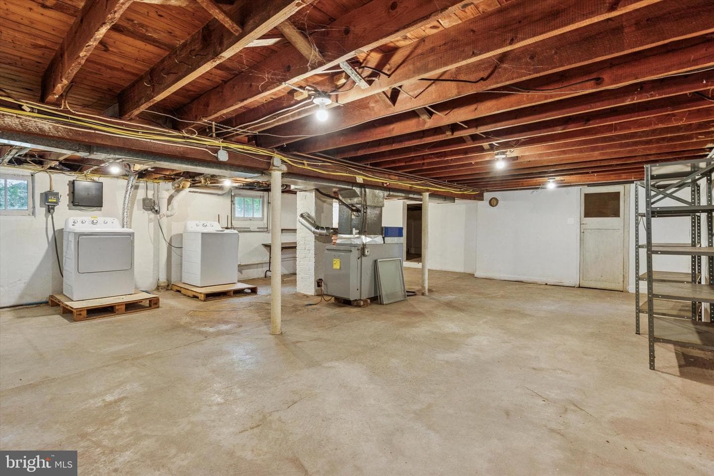 771 N Hills Avenue photo 22