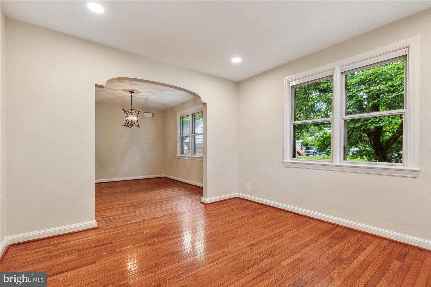 771 N Hills Avenue photo 4
