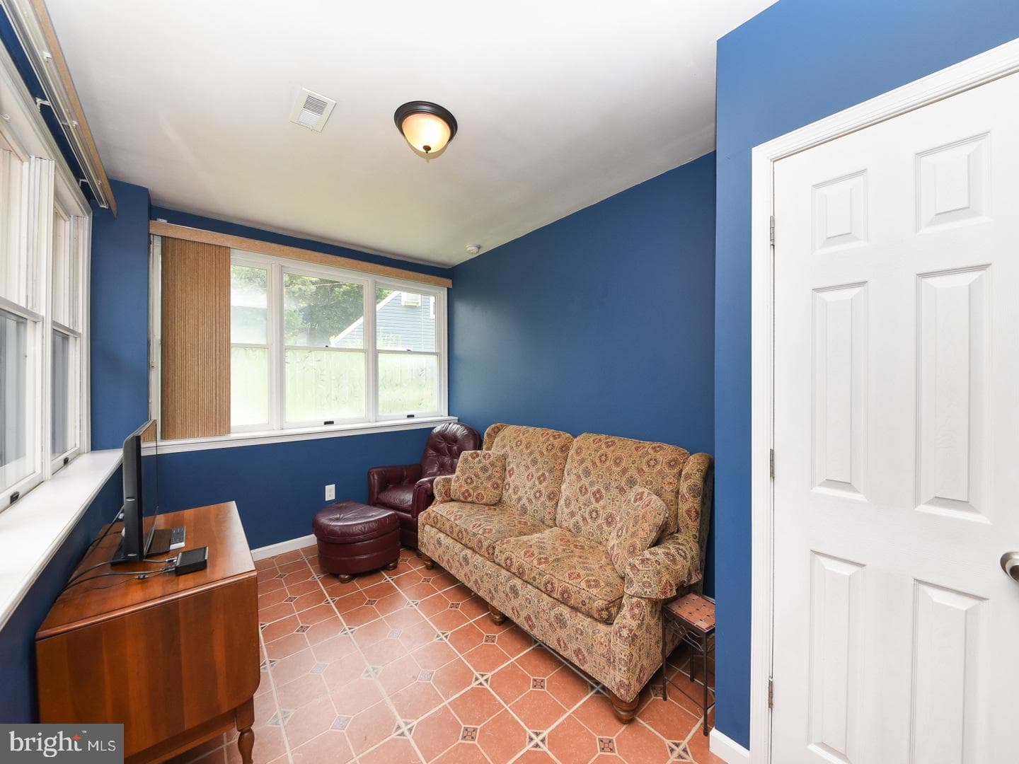 2 Republic Ave photo 22