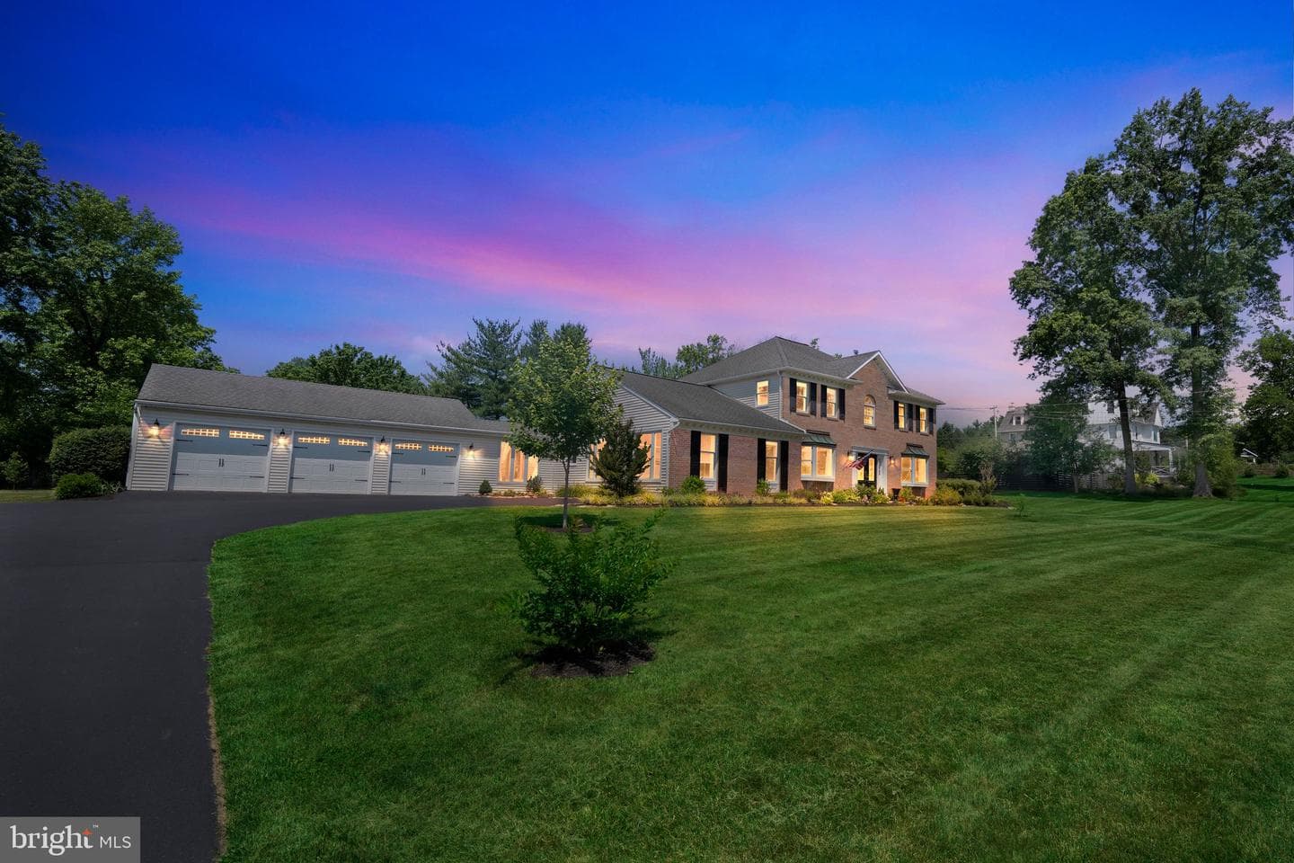 917 Plymouth Road photo 3