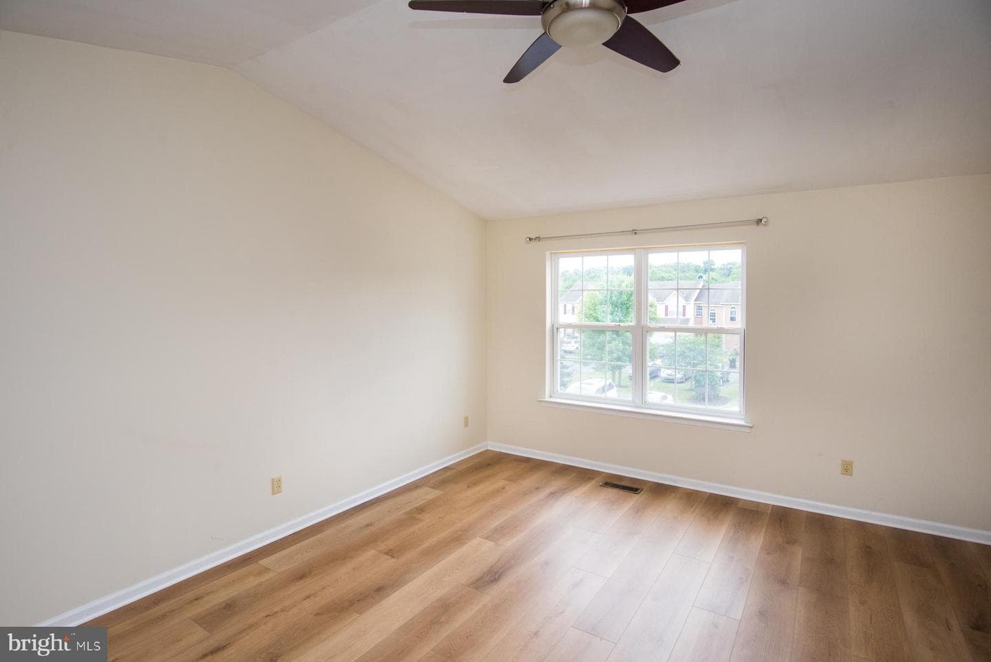 4009 Hoffman Court photo 12