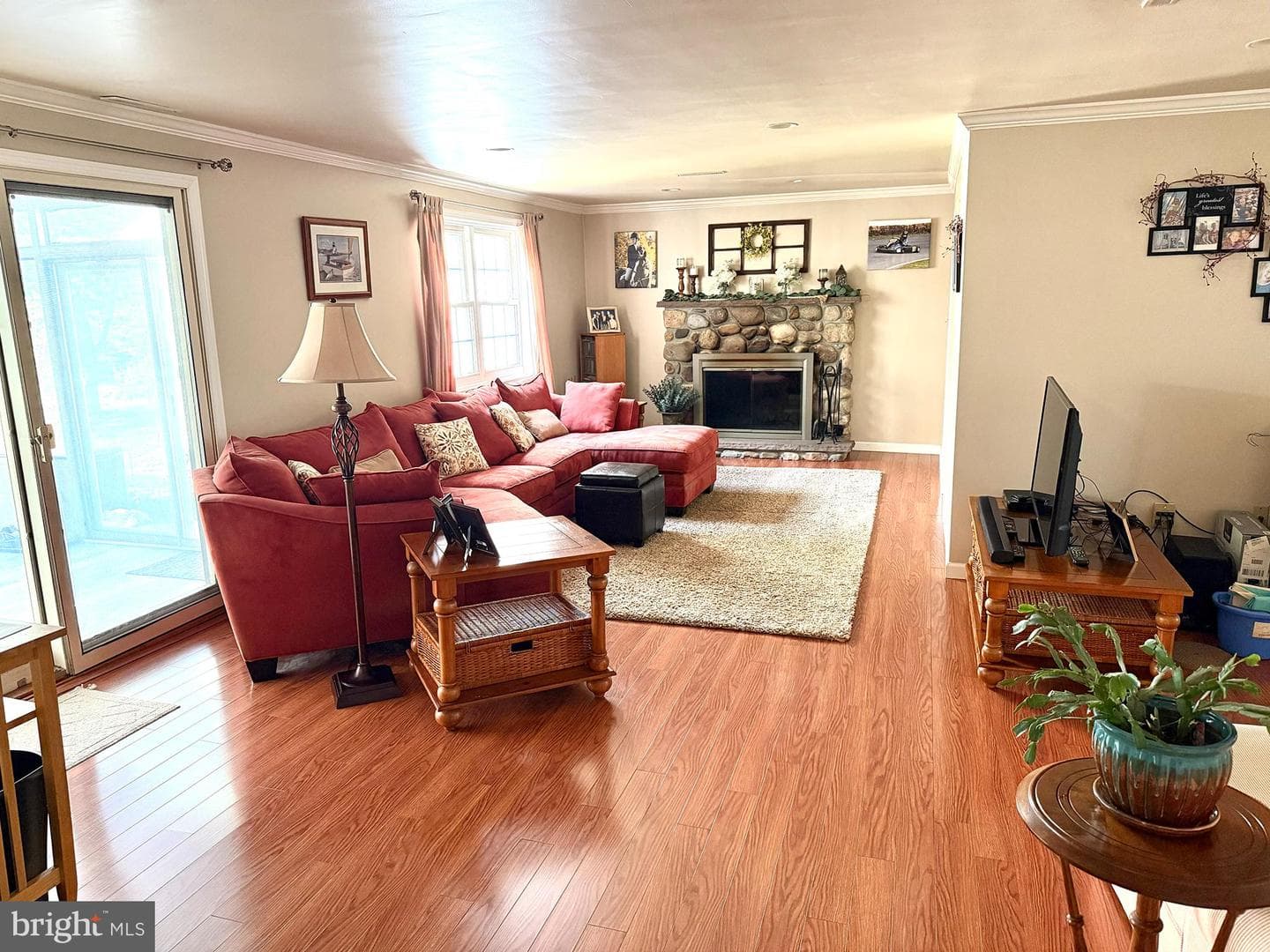 946 Woodlawn Drive photo 12