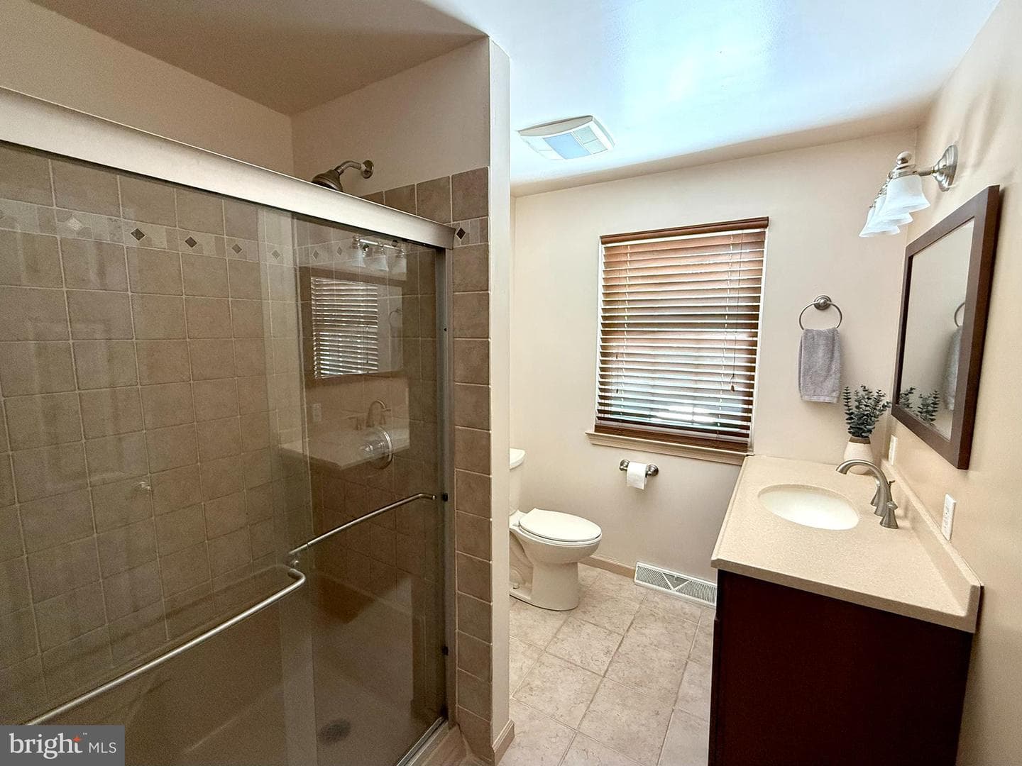 946 Woodlawn Drive photo 16