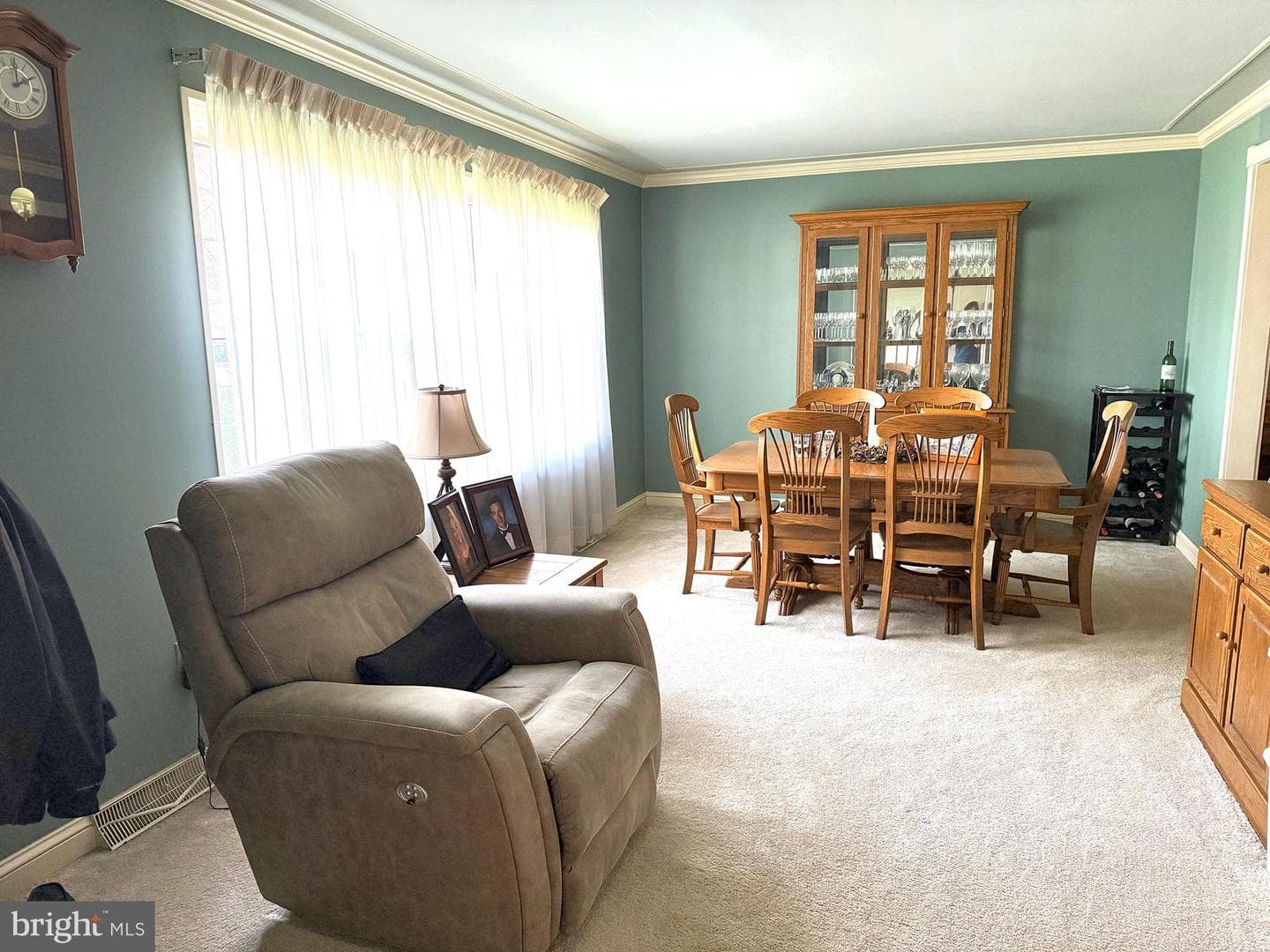 946 Woodlawn Drive photo 9