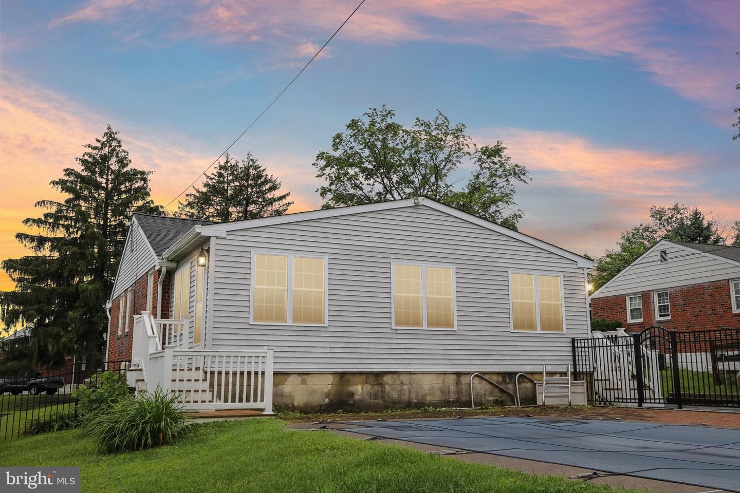 407 Pinecrest Road photo 2