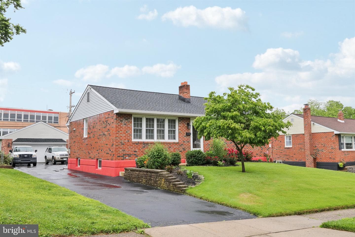 407 Pinecrest Road photo 3
