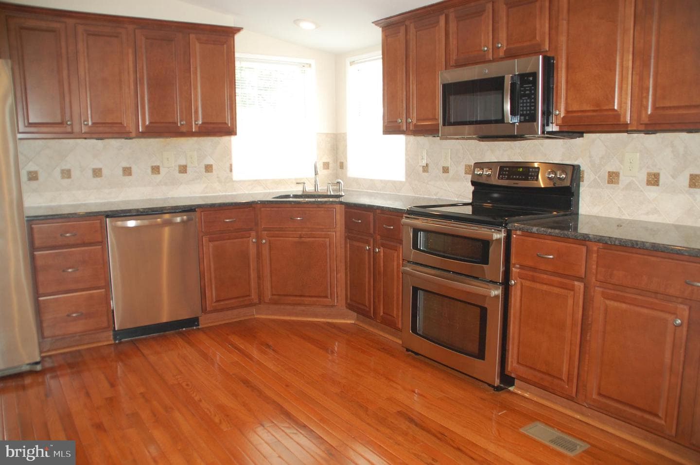 425 Westbury Drive photo 13