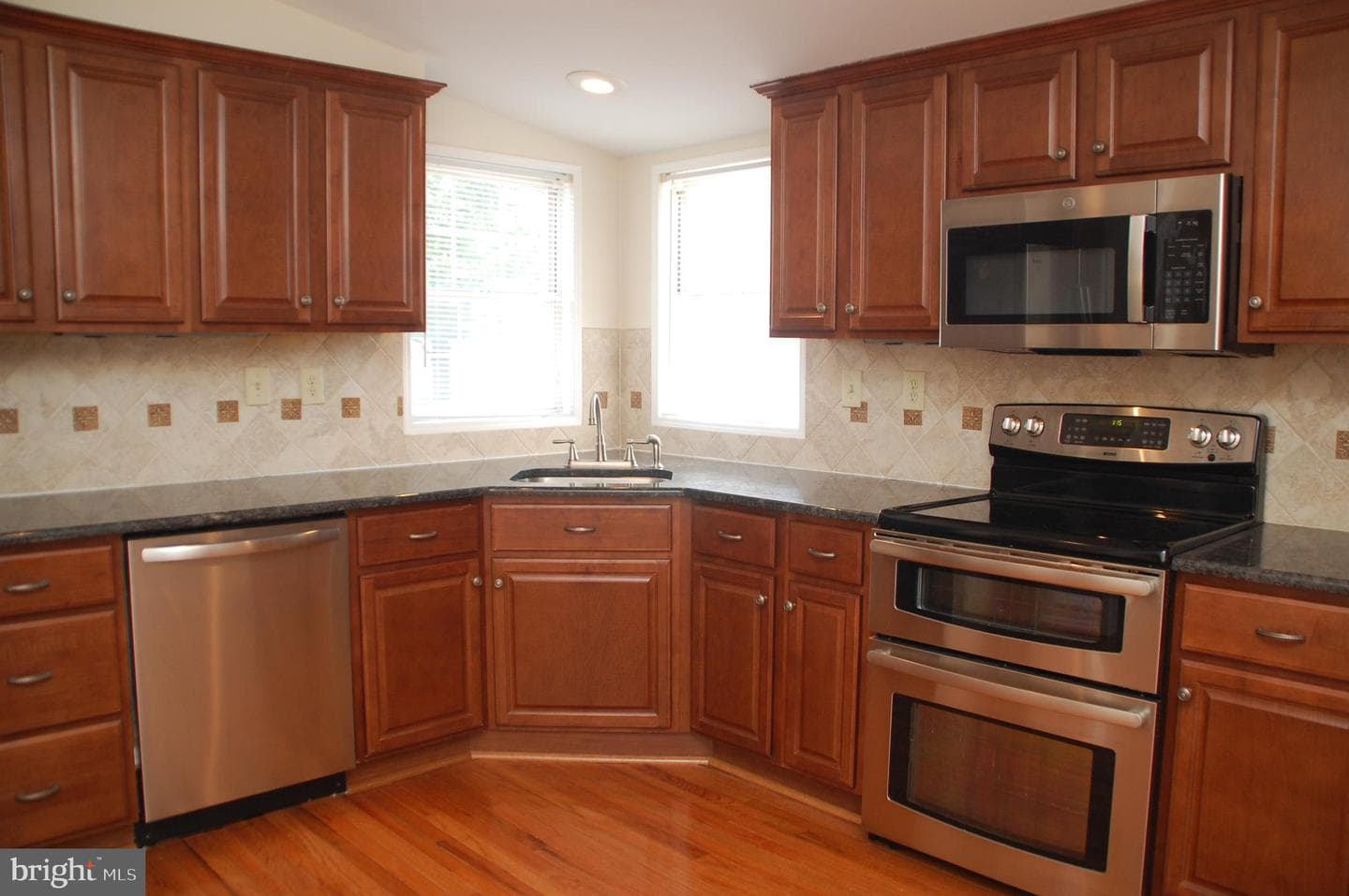 425 Westbury Drive photo 15