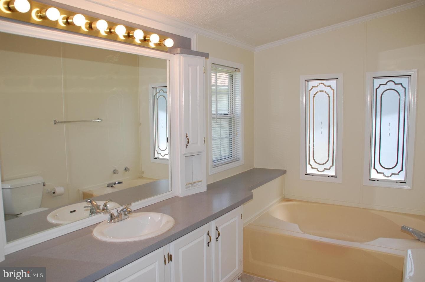 425 Westbury Drive photo 25