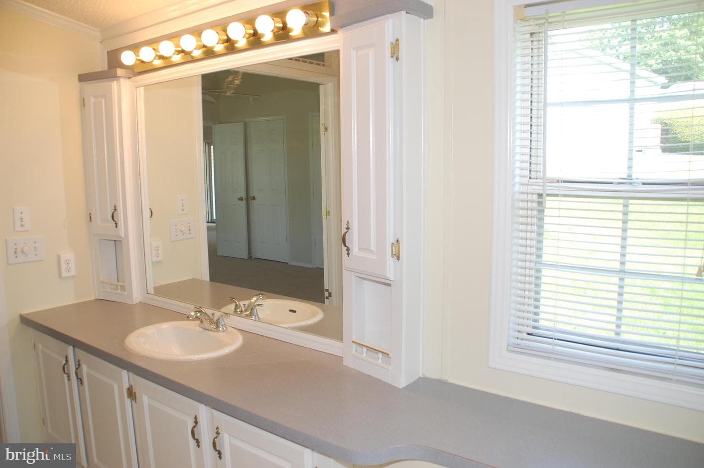 425 Westbury Drive photo 26