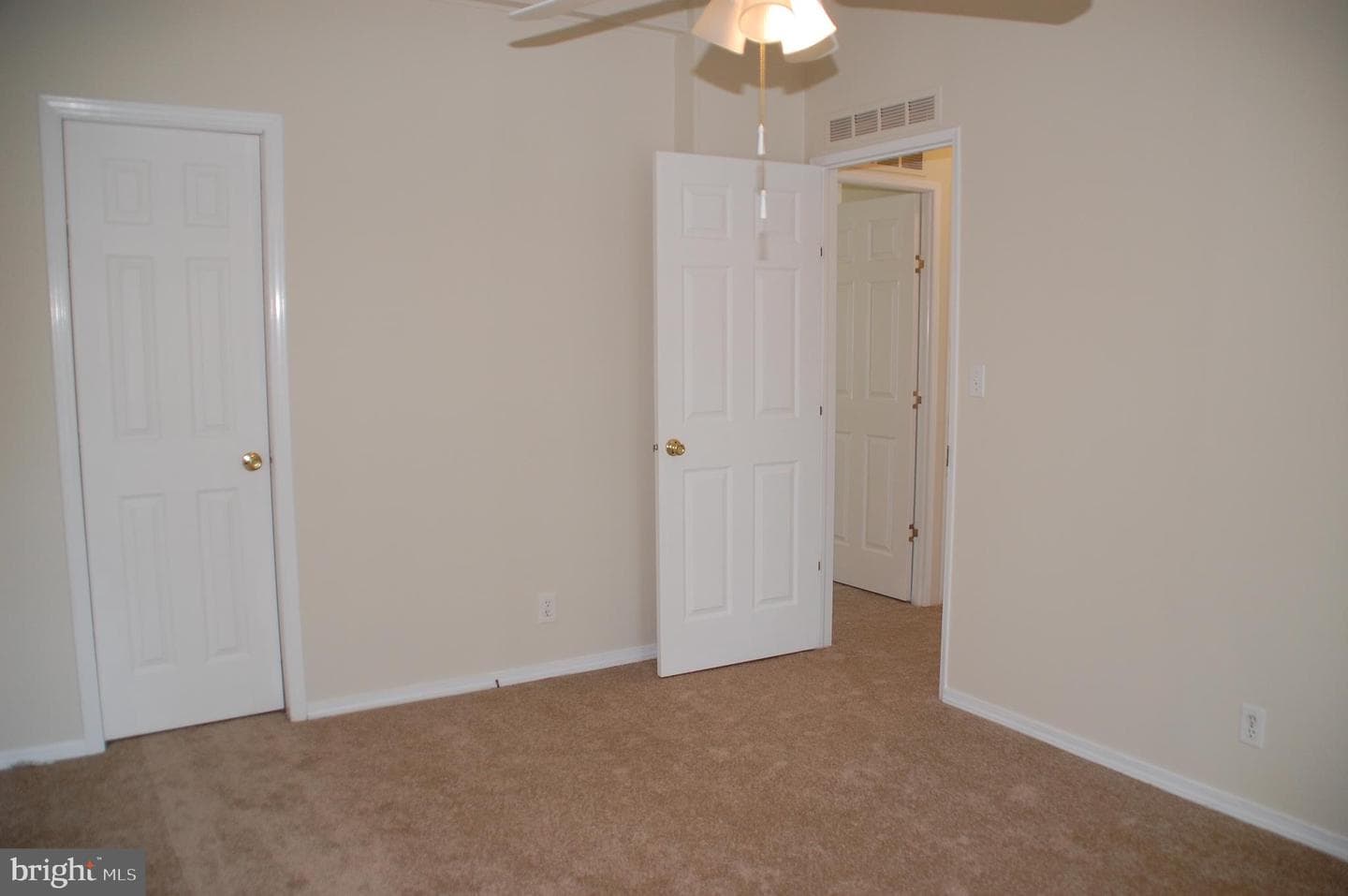 425 Westbury Drive photo 29