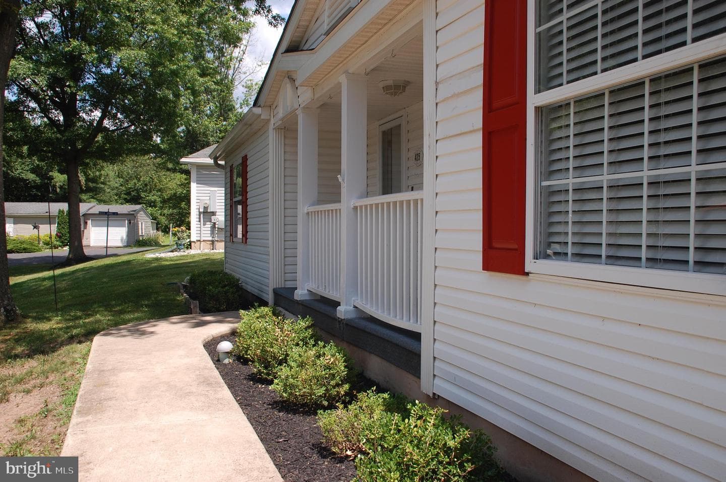 425 Westbury Drive photo 3