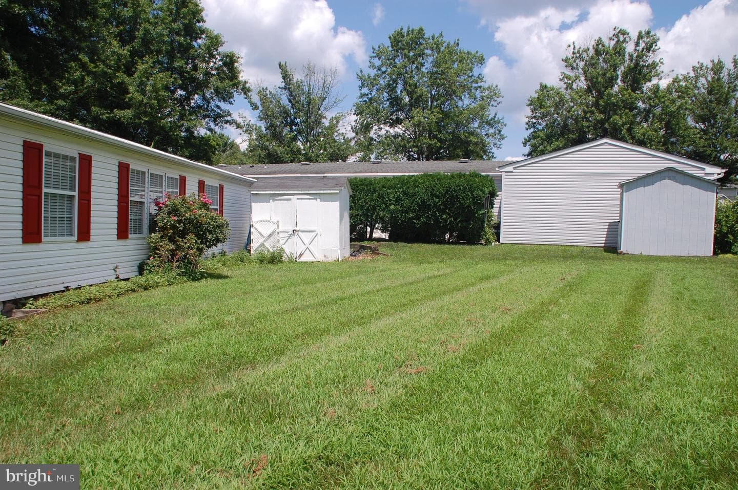 425 Westbury Drive photo 39