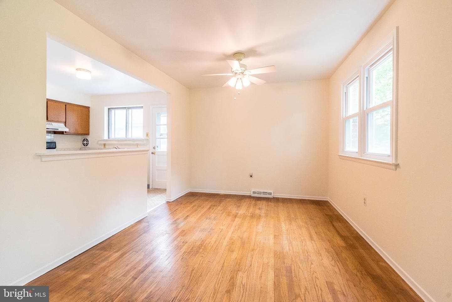 2245 Pleasant Avenue photo 12