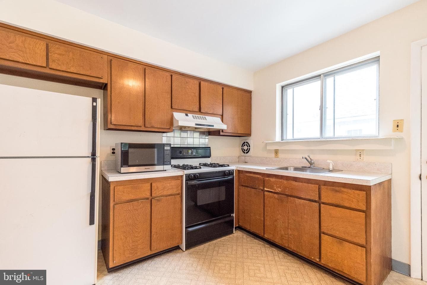 2245 Pleasant Avenue photo 18