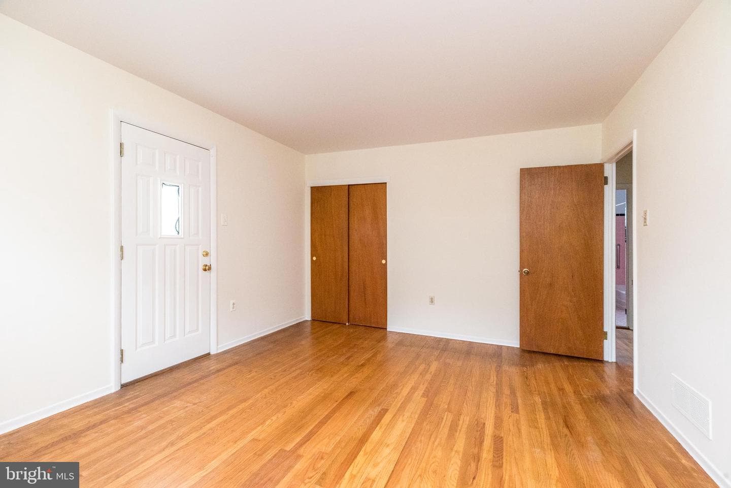 2245 Pleasant Avenue photo 20