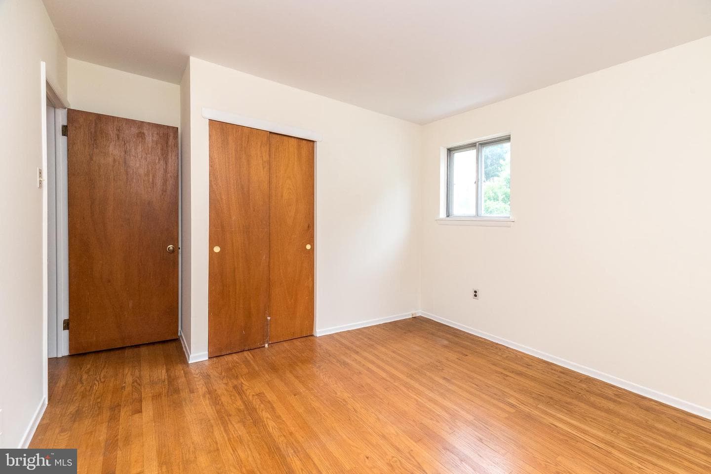 2245 Pleasant Avenue photo 24