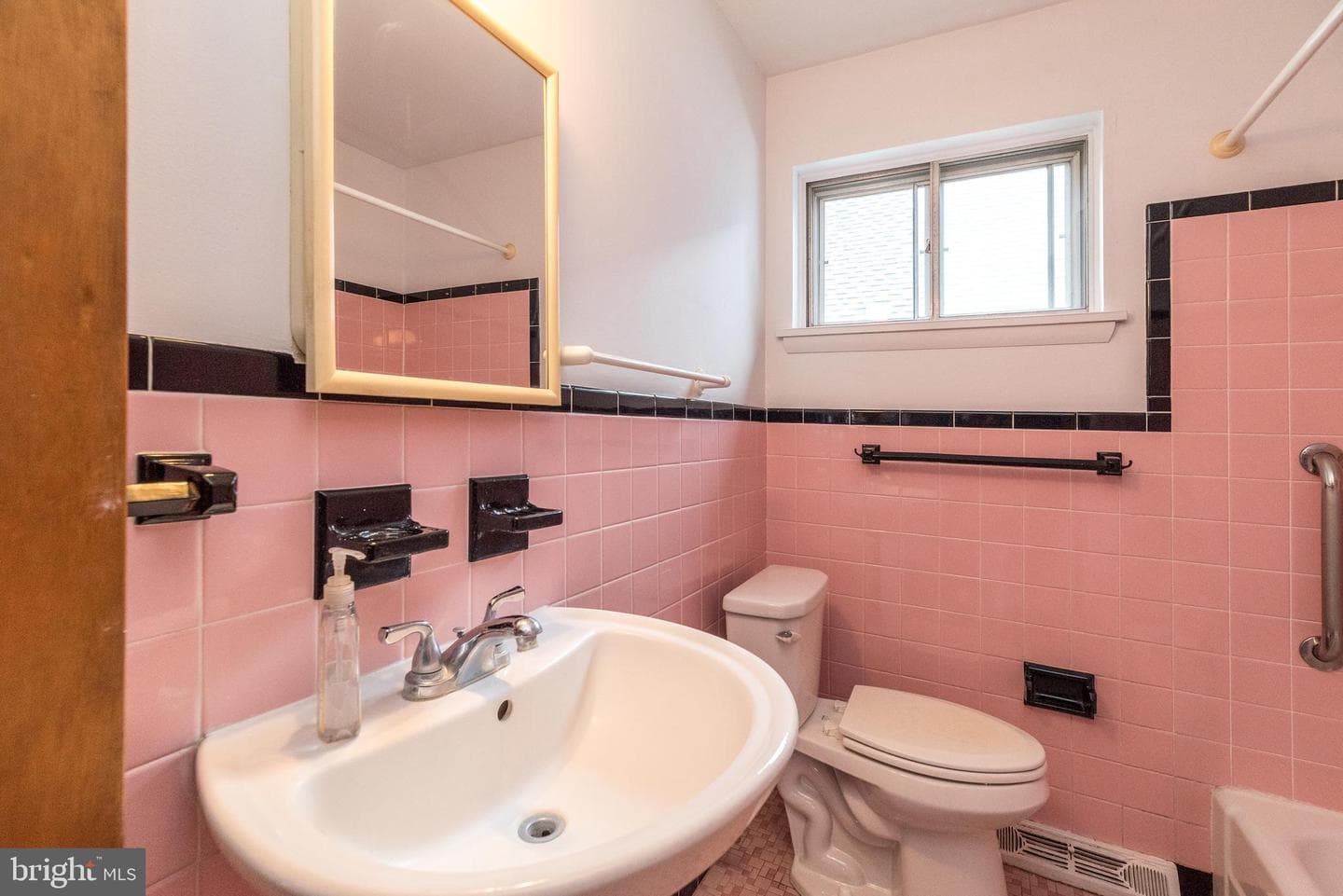 2245 Pleasant Avenue photo 27