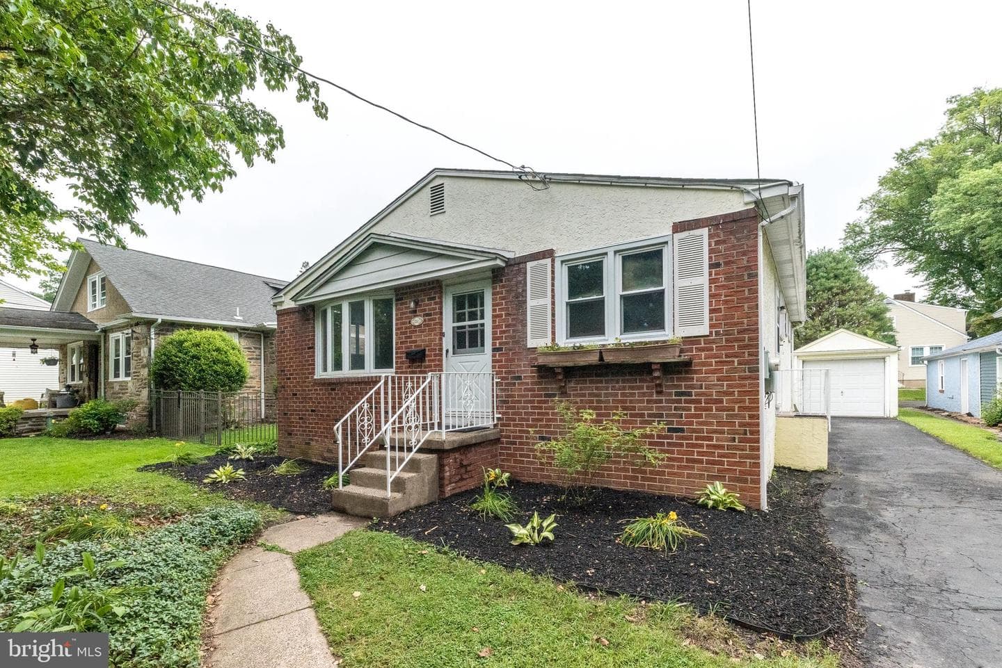 2245 Pleasant Avenue photo 32