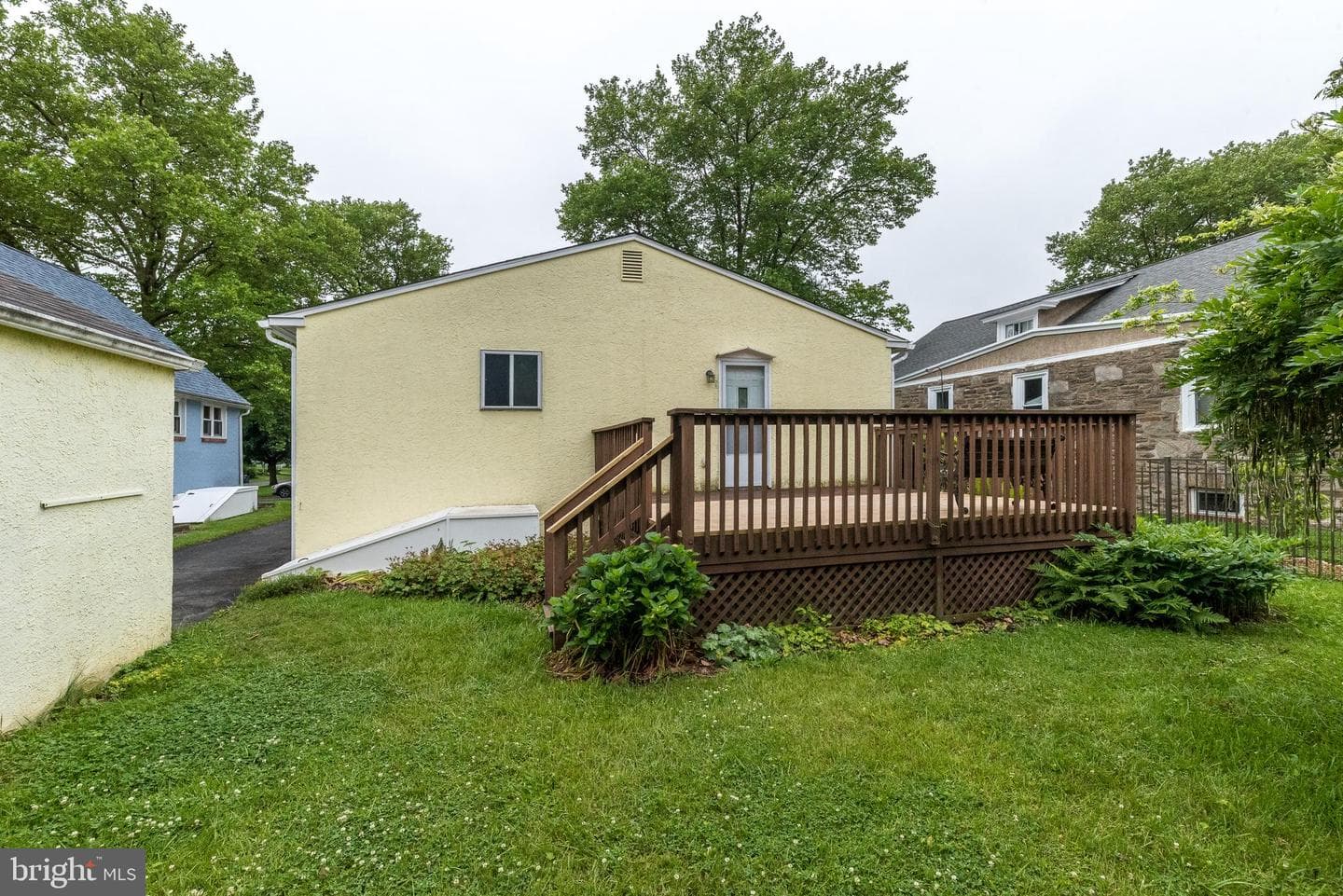 2245 Pleasant Avenue photo 35