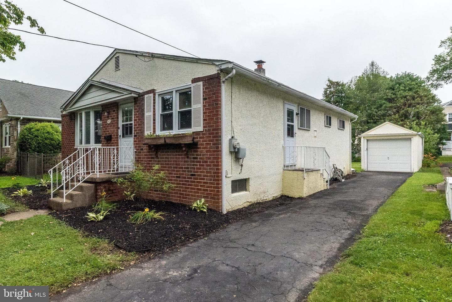 2245 Pleasant Avenue photo 40