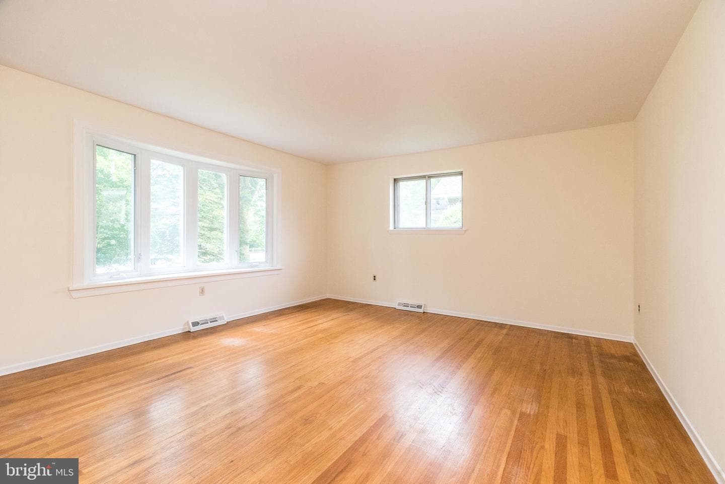2245 Pleasant Avenue photo 6