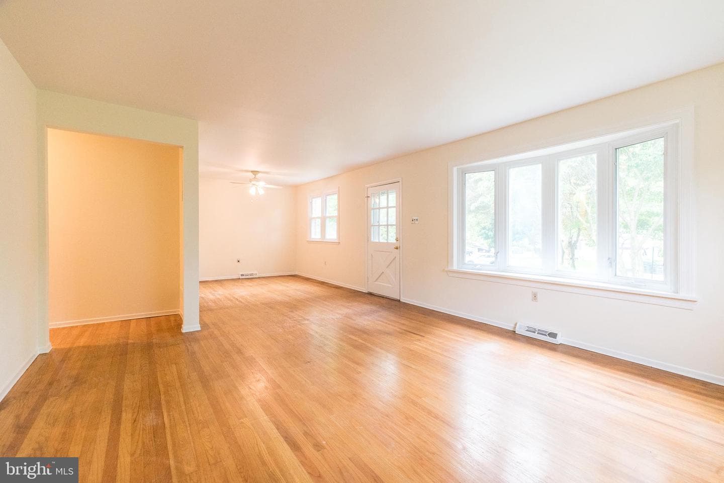 2245 Pleasant Avenue photo 8