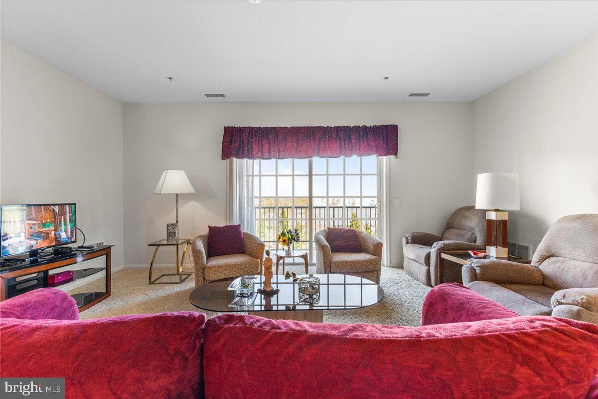 6305 Lilac Court photo 7