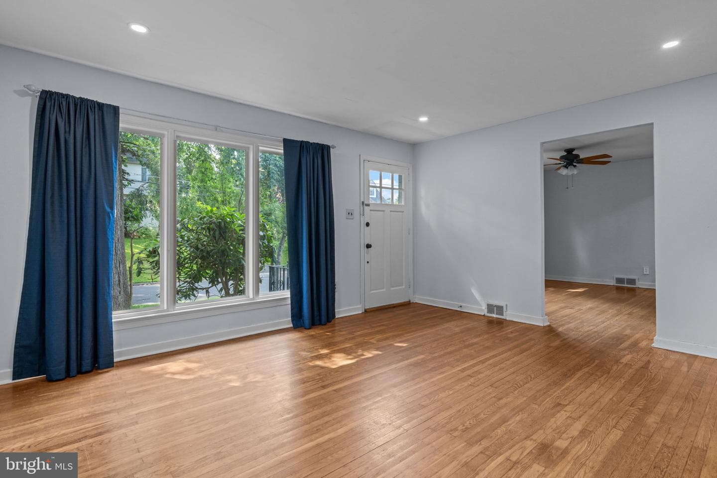 742 Tennis Avenue photo 2
