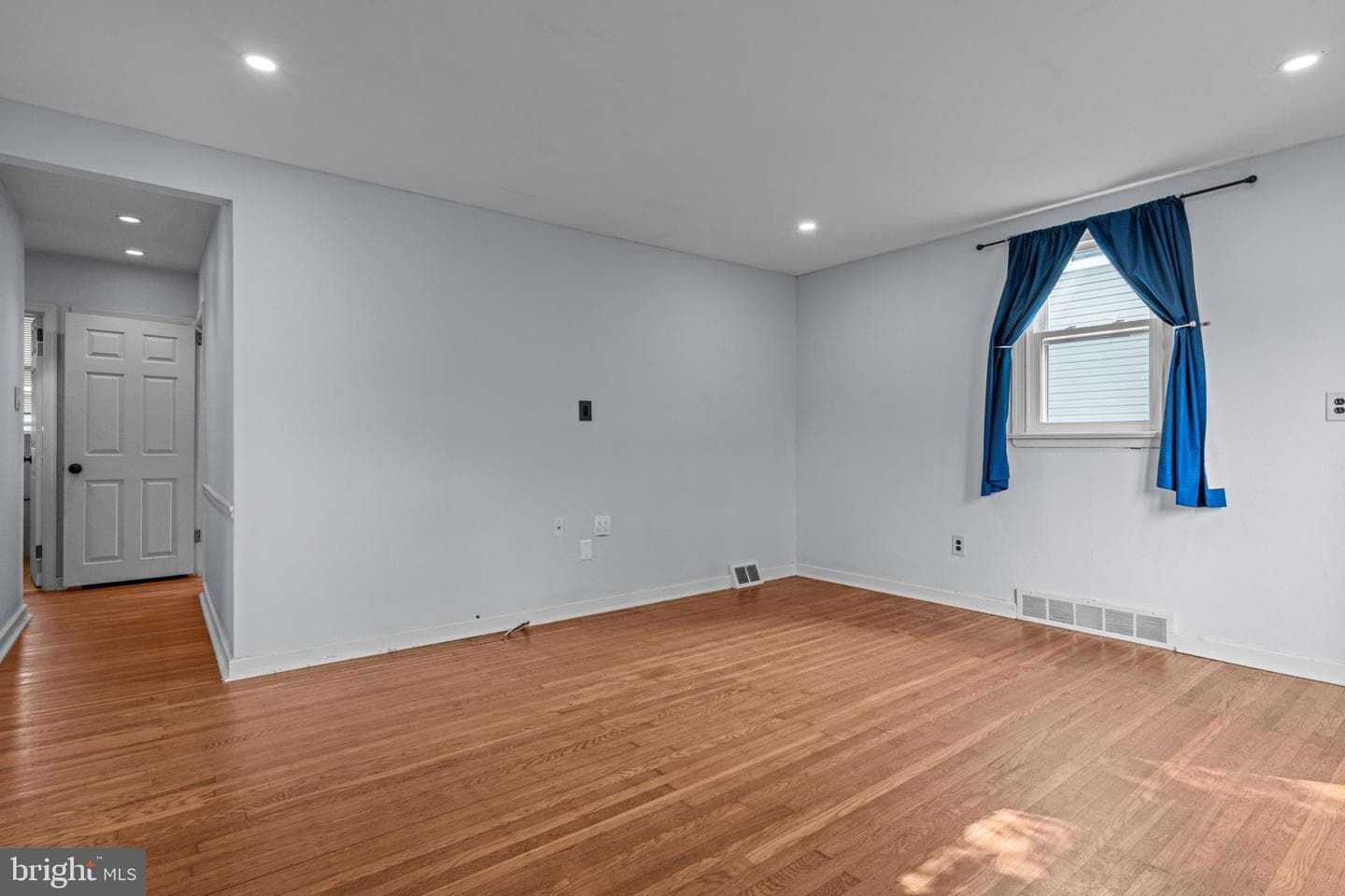 742 Tennis Avenue photo 3