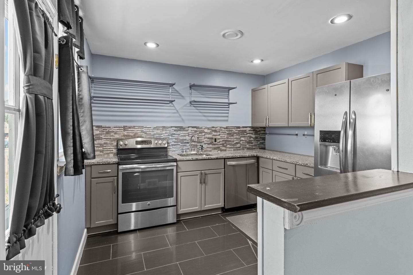 742 Tennis Avenue photo 5