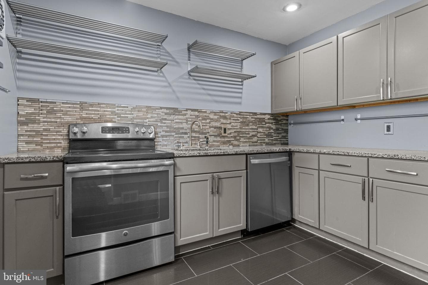 742 Tennis Avenue photo 7