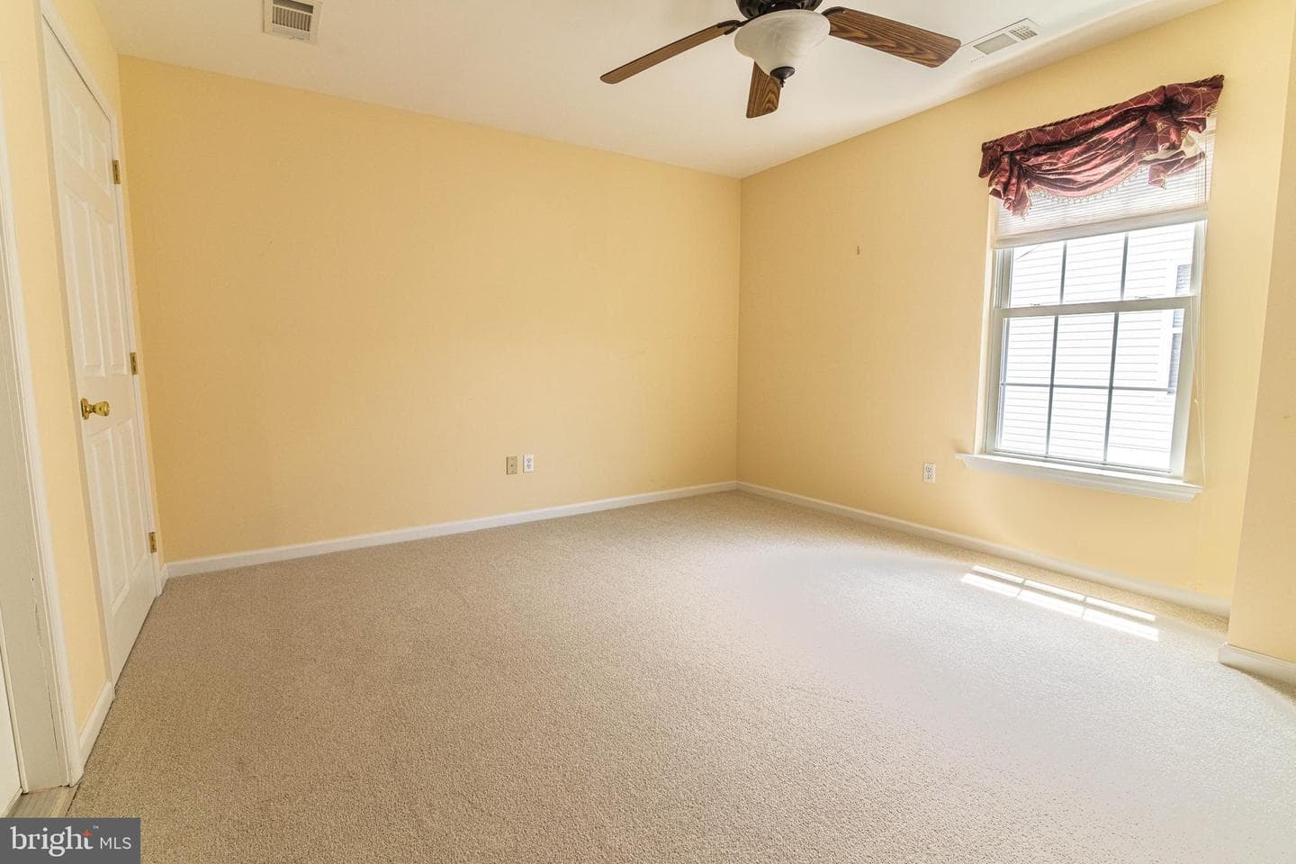 3875 Arbours Avenue photo 23