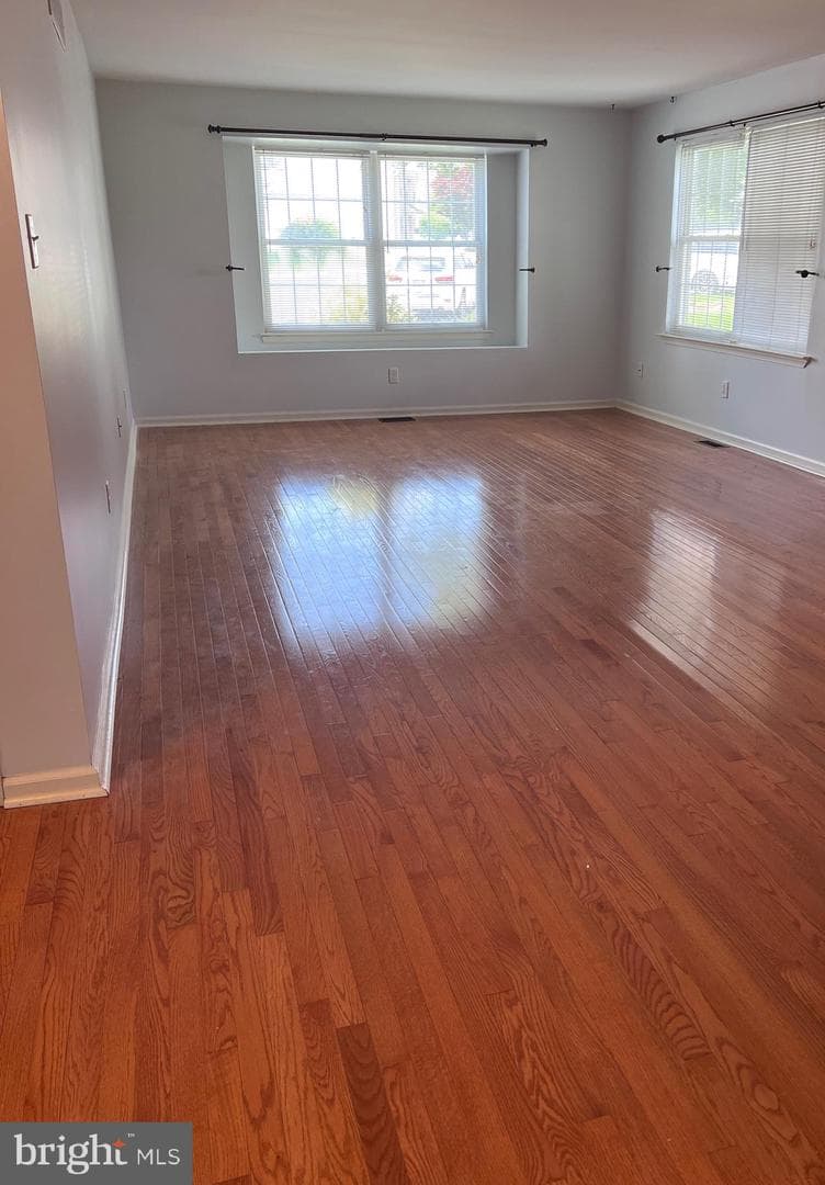 674 Honeysuckle Way photo 11