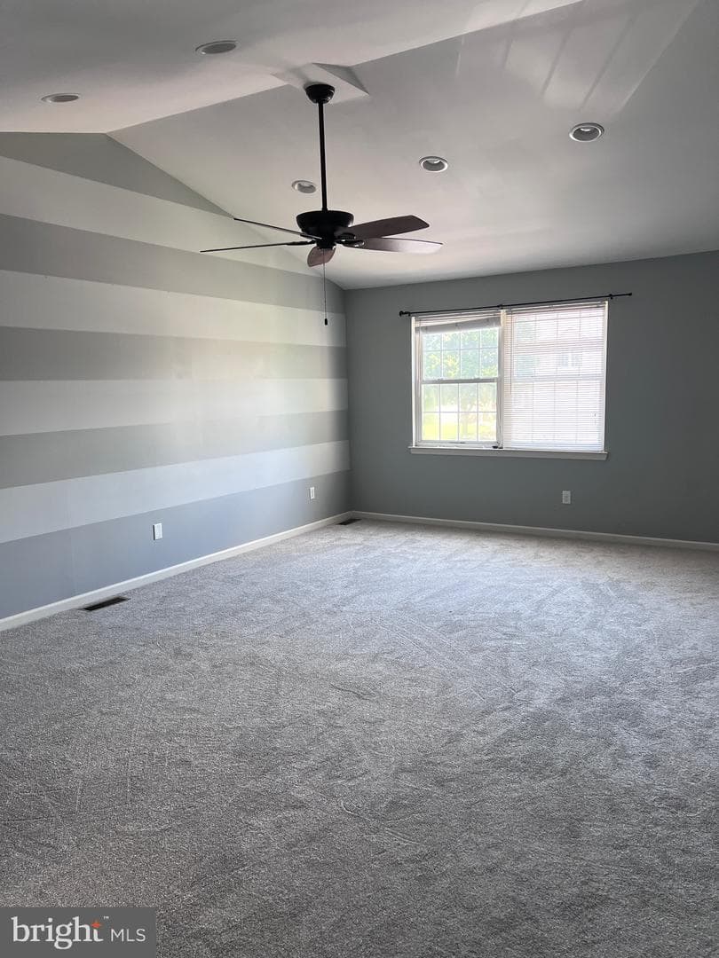 674 Honeysuckle Way photo 24