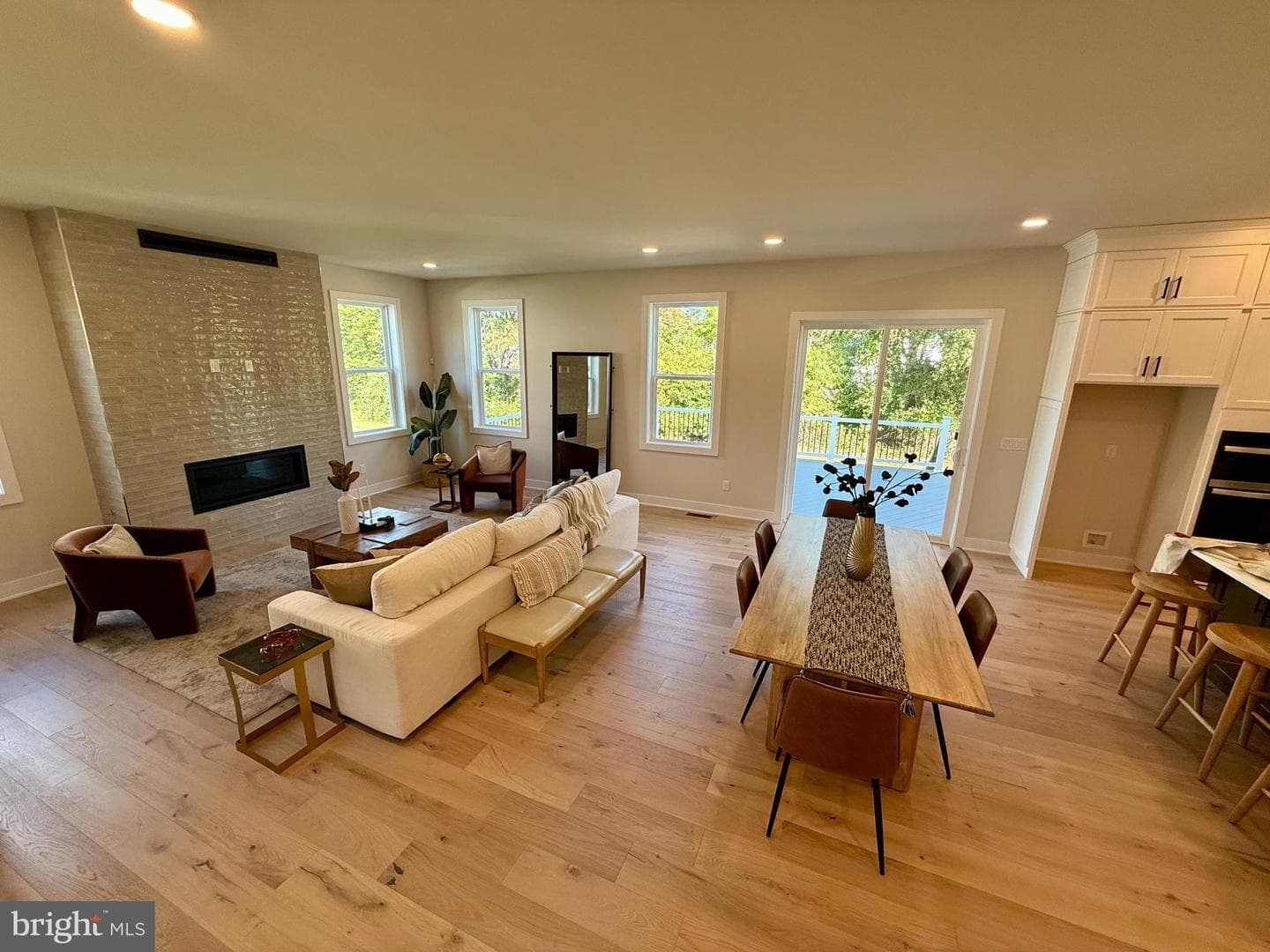 414 Emmitt Court photo 2
