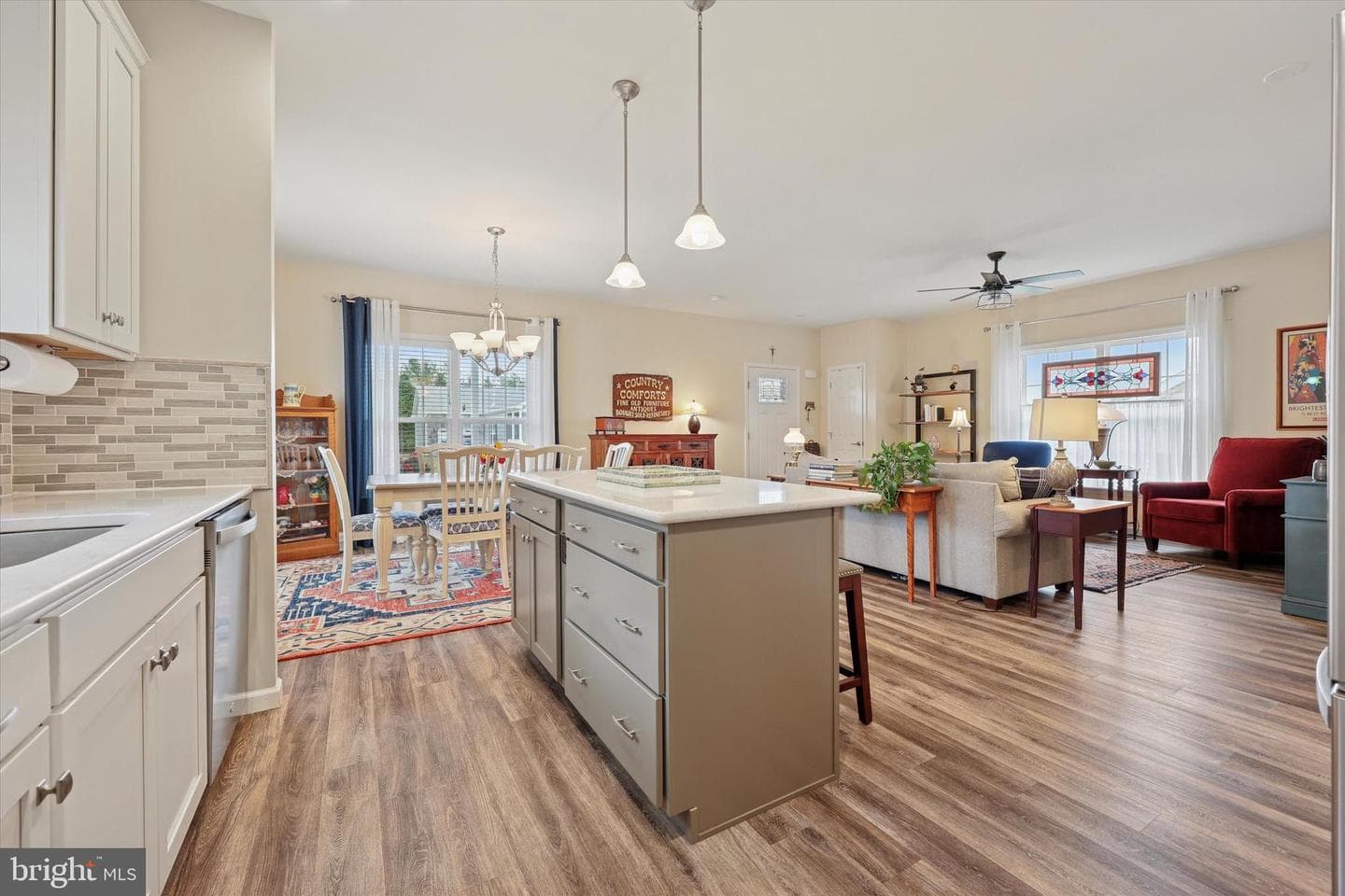 414 Honeysuckle Lane photo 12