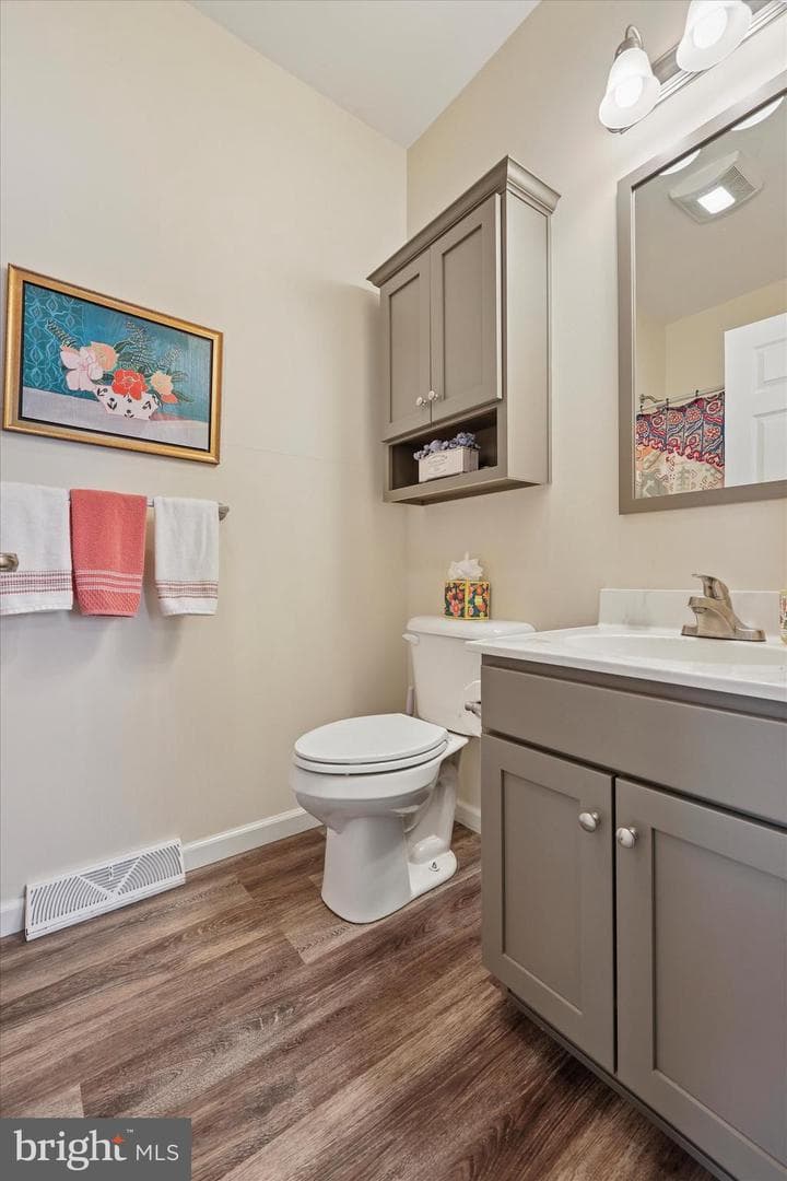 414 Honeysuckle Lane photo 22