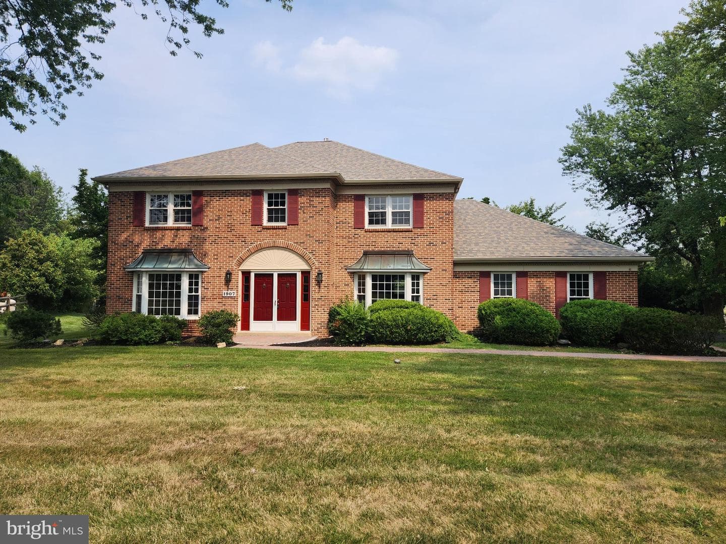 1907 Armstrong Drive photo 1